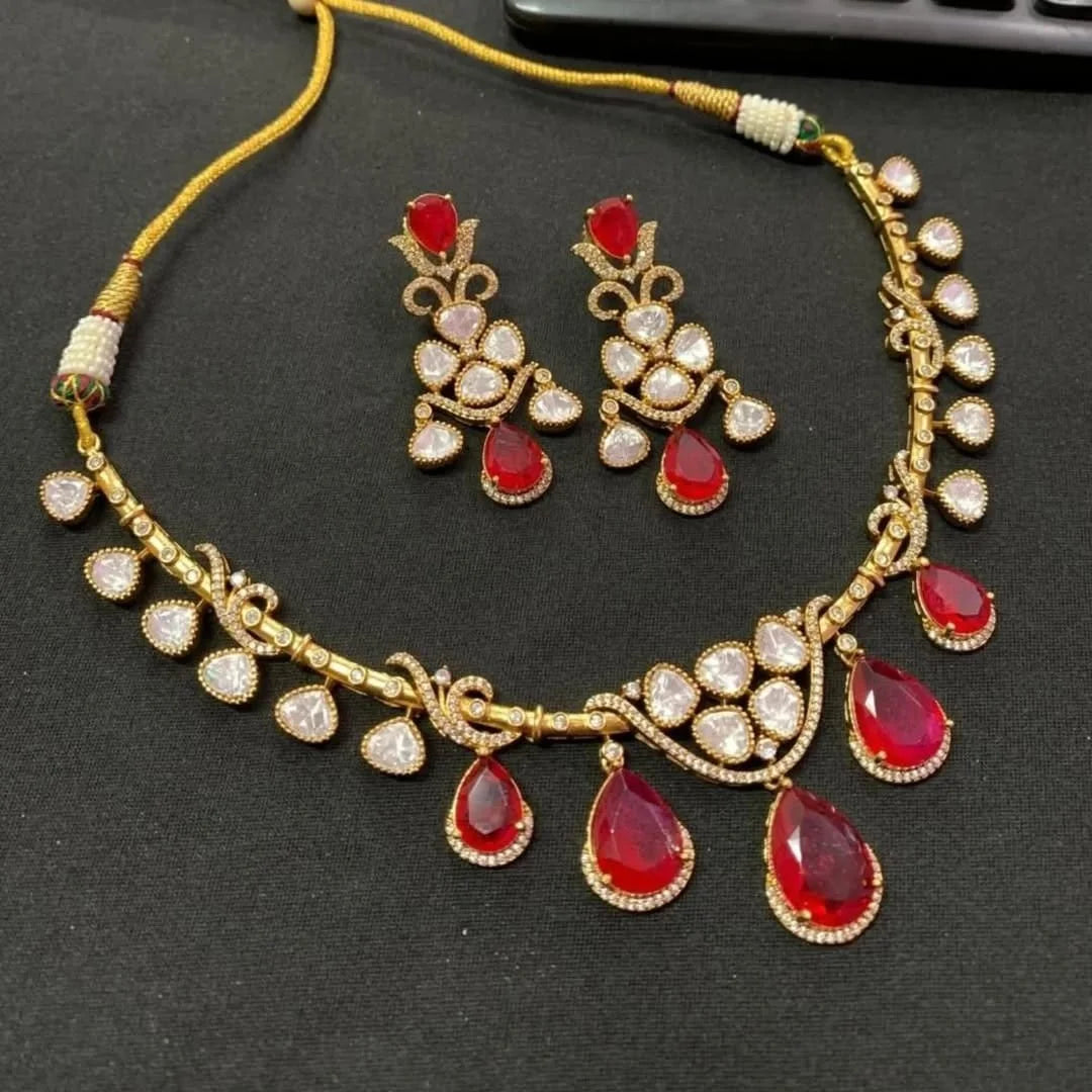 Aarohi Sabyasachi Polki Set – Luxury Moissanite Polki Necklace with Pearls