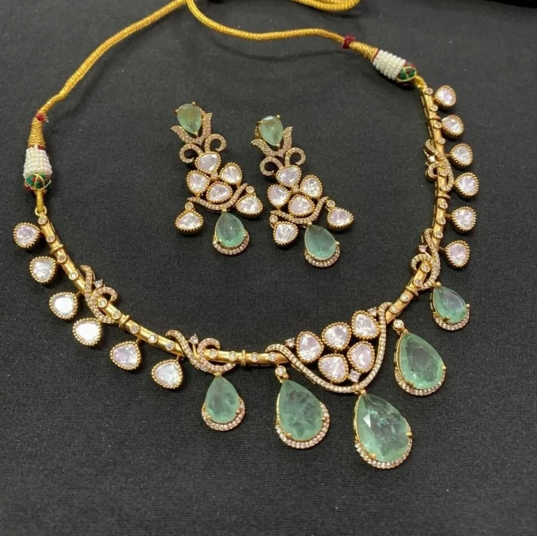 Aarohi Sabyasachi Polki Set – Luxury Moissanite Polki Necklace with Pearls