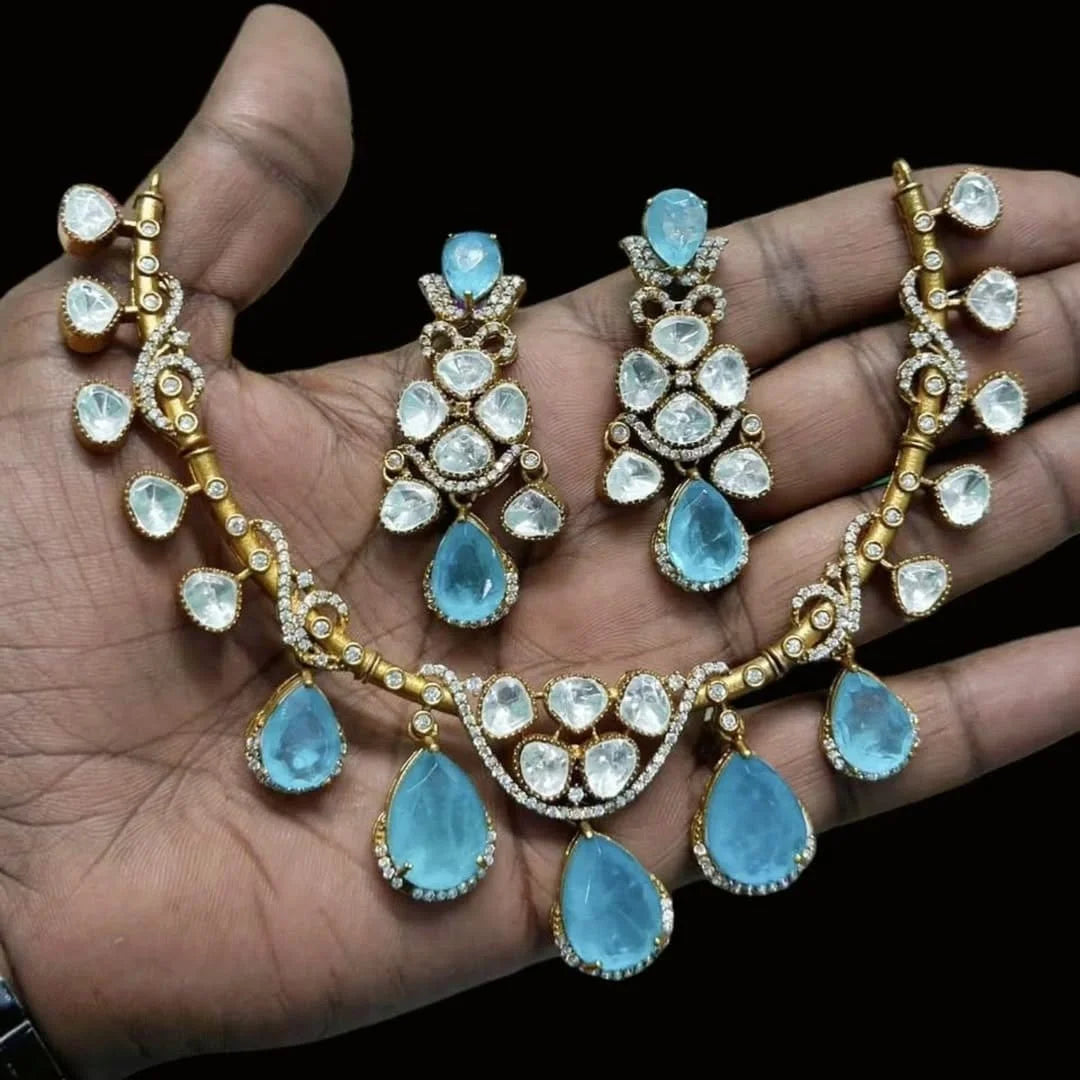 Aarohi Sabyasachi Polki Set – Luxury Moissanite Polki Necklace with Pearls