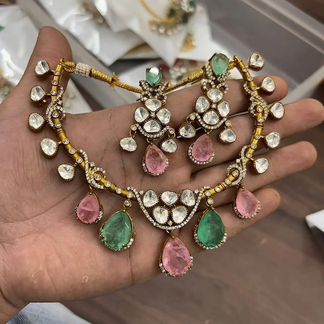 Aarohi Sabyasachi Polki Set – Luxury Moissanite Polki Necklace with Pearls